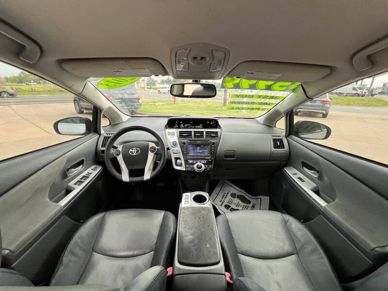 2013 Toyota Prius v Two