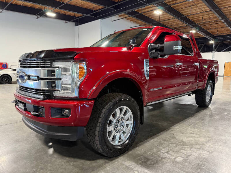 2019 Ford F-350 Super Duty Limited's photo