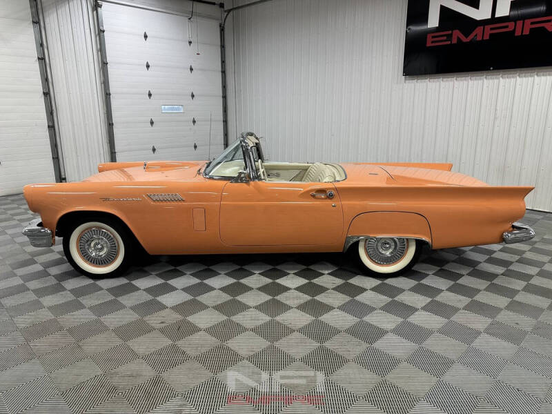 1957 Ford Thunderbird