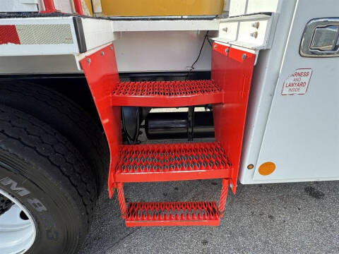 2015 Freightliner M2 112