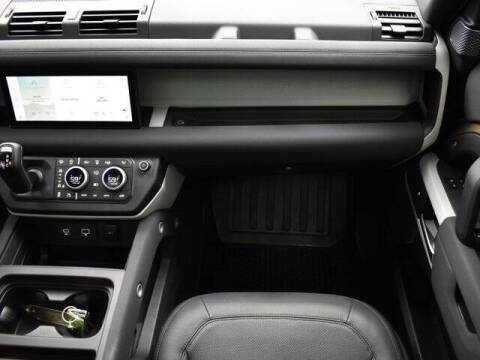 2023 Land Rover Defender 90 SE