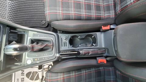 2017 Volkswagen Golf GTI Sport