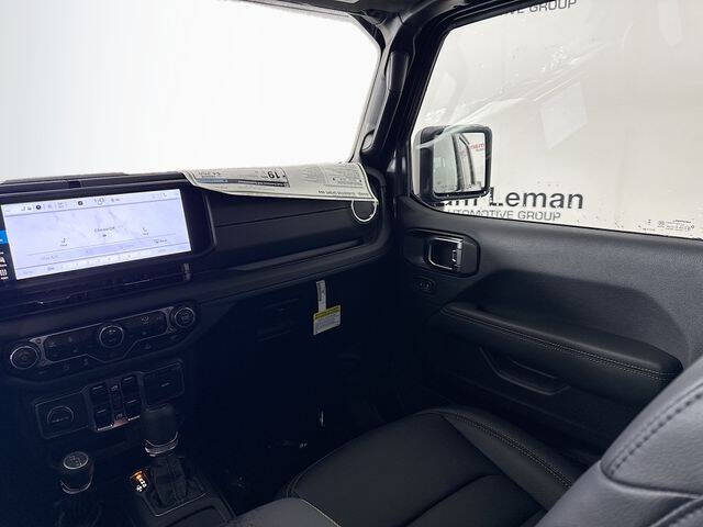 2025 Jeep Gladiator Sport