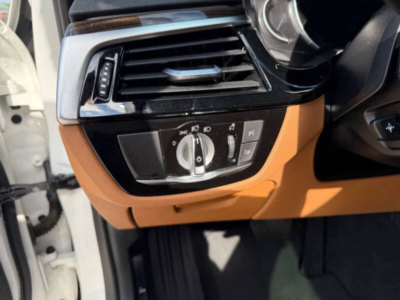 2019 BMW 5 Series 530i