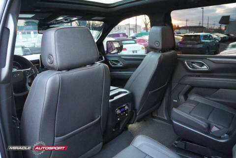 2023 Chevrolet Suburban RST