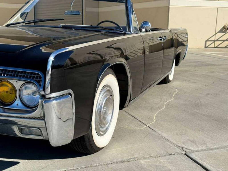 1961 Lincoln Continental