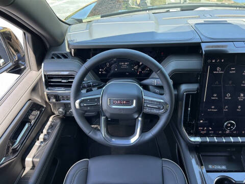 2025 GMC Yukon Elevation