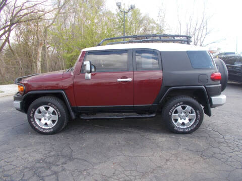 2008 Toyota FJ Cruiser for sale at Triple M Motors in Saint John IN