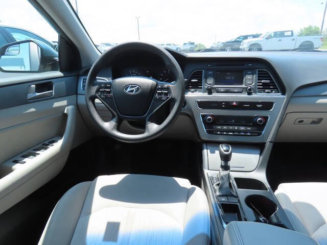 2016 Hyundai SONATA Hybrid for sale at Modern Automotive Group LLC in Lafayette, TN