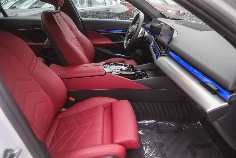 2025 BMW i5 eDrive40