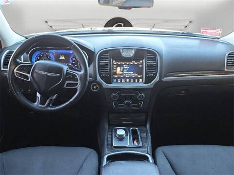 2018 Chrysler 300 Touring