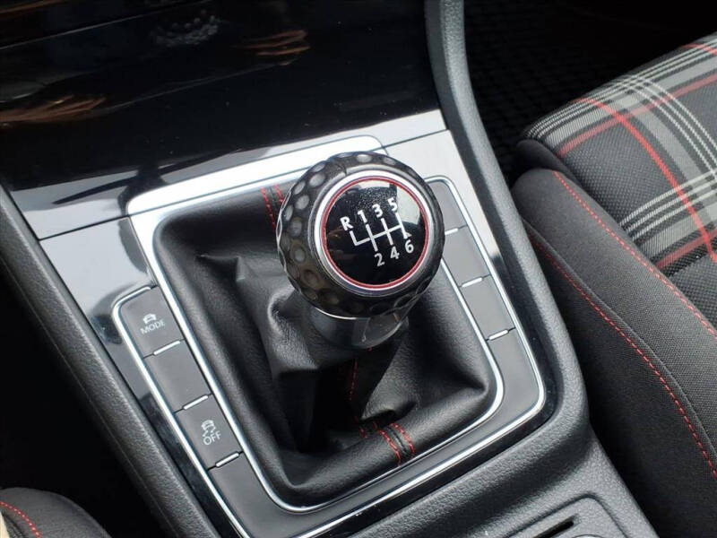 2019 Volkswagen Golf GTI S