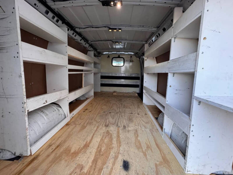 2022 Chevrolet Express 2500