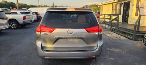 2012 Toyota Sienna LE 8-Passenger