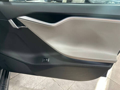 2015 Tesla Model S