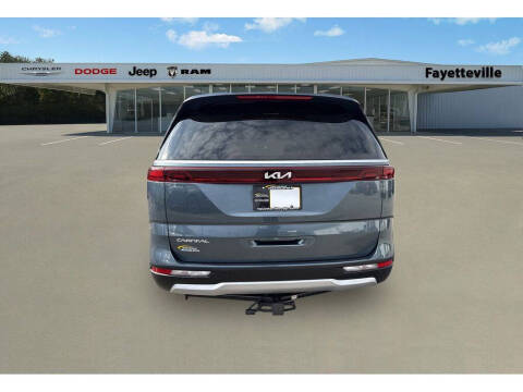 2024 Kia Carnival EX