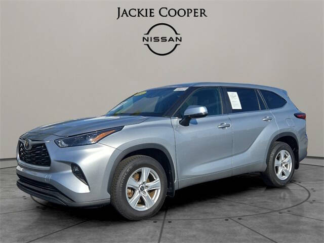2024 Toyota Highlander LE