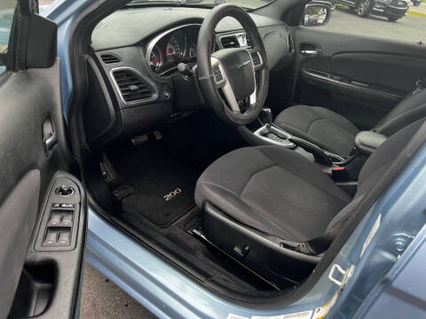 2013 Chrysler 200 Touring