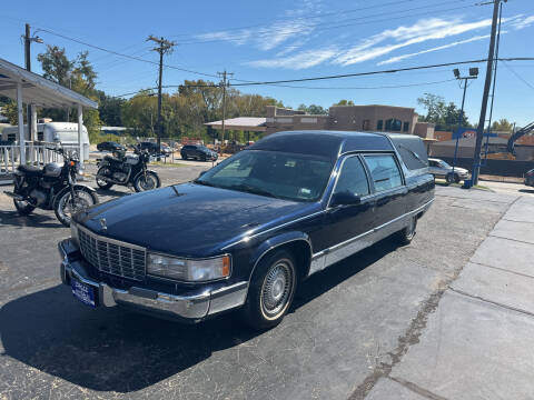 1996 Cadillac Fleetwood for sale at EAGLE AUTO SALES in Lindale TX