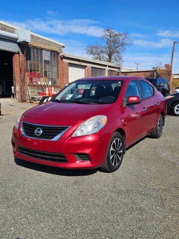 2014 Nissan Versa 1.6 SV