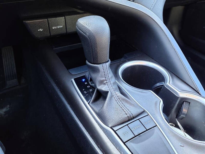 2022 Toyota Camry LE