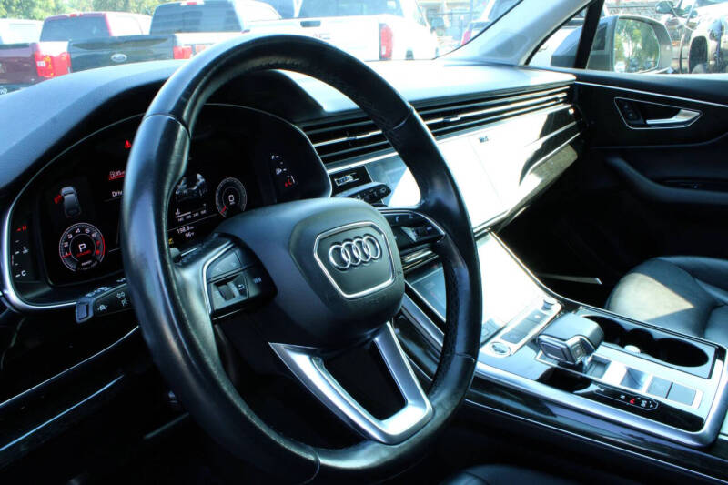 2022 Audi Q7 quattro Premium Plus 55 TFSI