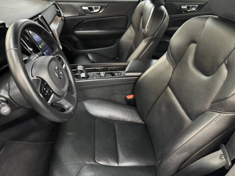 2024 Volvo S60 B5 Plus Dark Theme