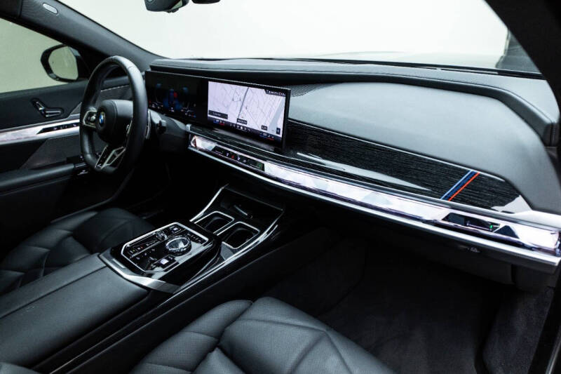 2023 BMW 7 Series 740i