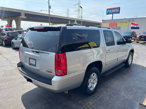 2011 GMC Yukon XL SLE