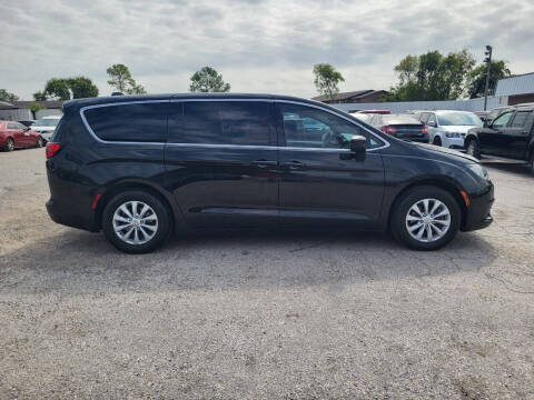 2017 Chrysler Pacifica Touring