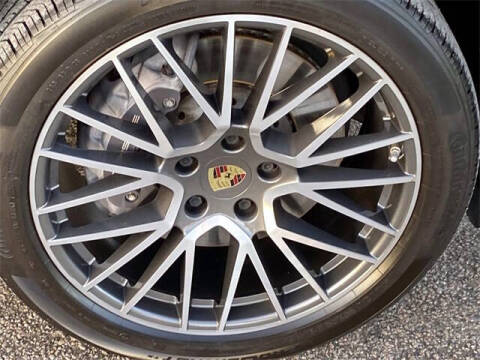 2022 Porsche Cayenne Coupe Platinum Edition