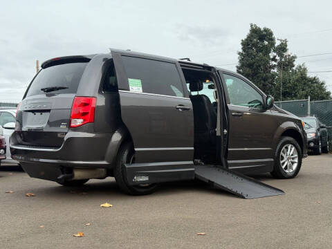 2019 Dodge Grand Caravan SXT 35th Anniversary Edition