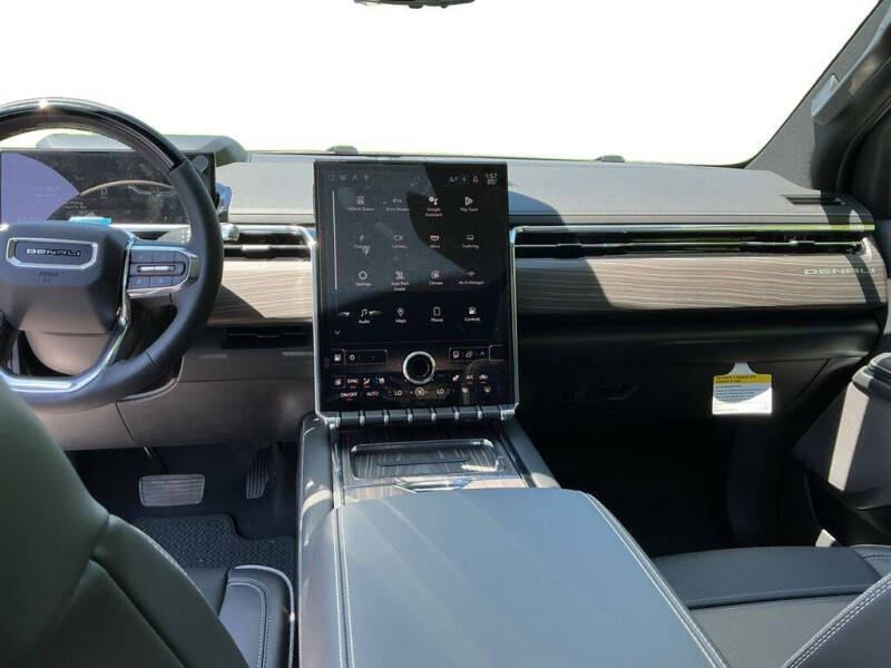 2025 GMC Sierra EV Denali