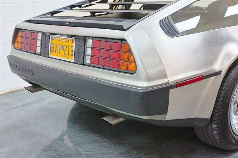 1982 DeLorean DMC-12