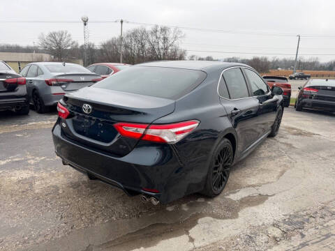 2018 Toyota Camry SE