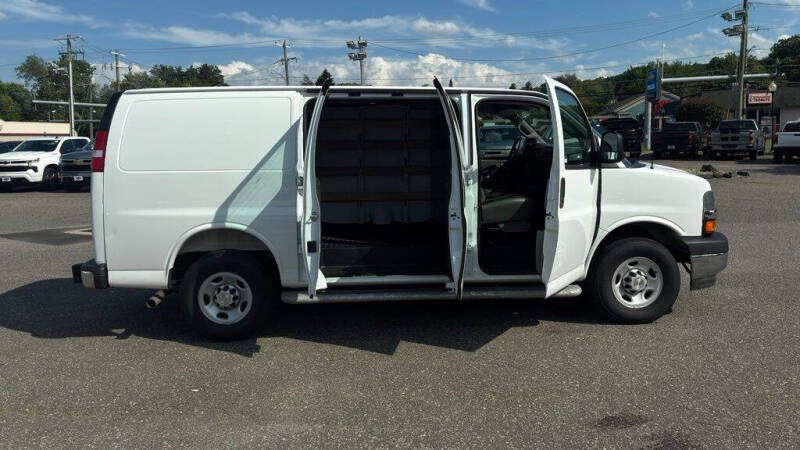 2025 Chevrolet Express 2500