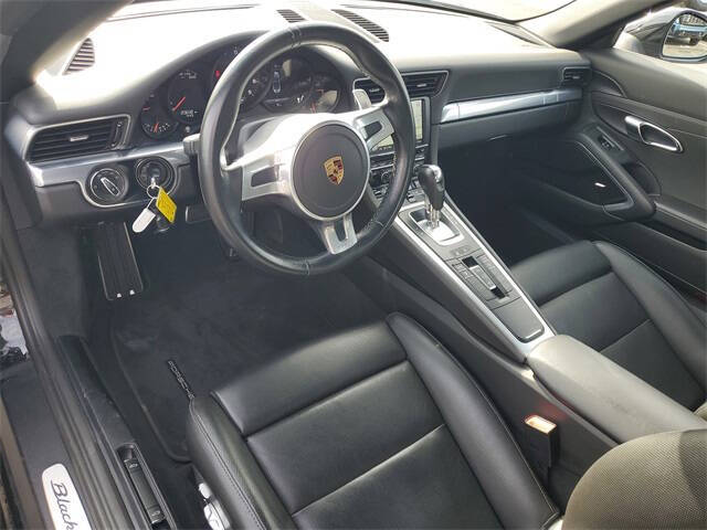 2016 Porsche 911 Carrera 4