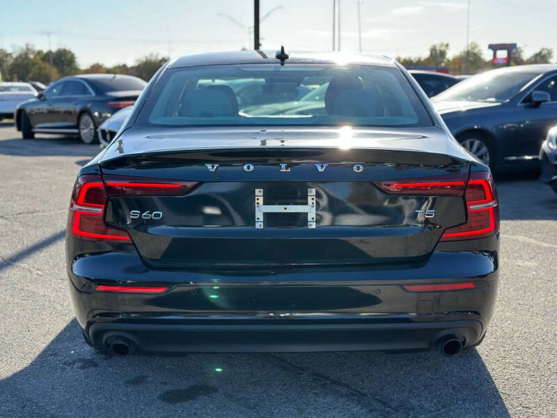 2019 Volvo S60 T5 Momentum