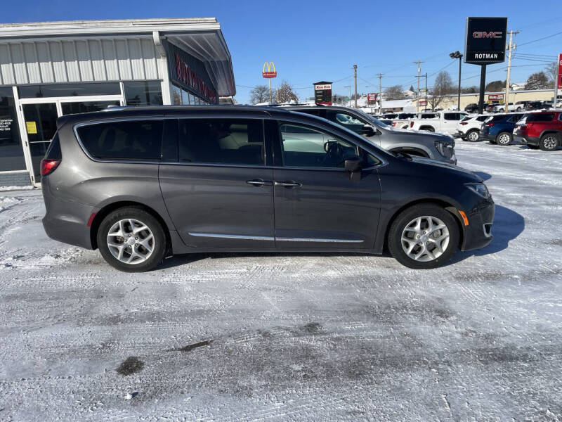 Used 2019 Chrysler Pacifica Touring L Plus with VIN 2C4RC1EG9KR635866 for sale in Maquoketa, IA