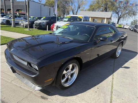 2010 Dodge Challenger for sale at Dealers Choice Inc in Farmersville CA