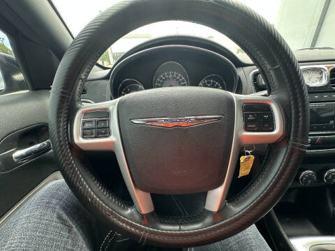 2013 Chrysler 200 Touring