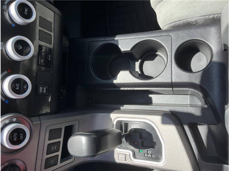 2016 Toyota Sequoia SR5