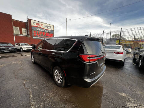2026 Chrysler Pacifica Select