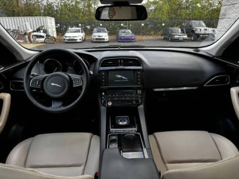 2018 Jaguar F-PACE 25t Premium