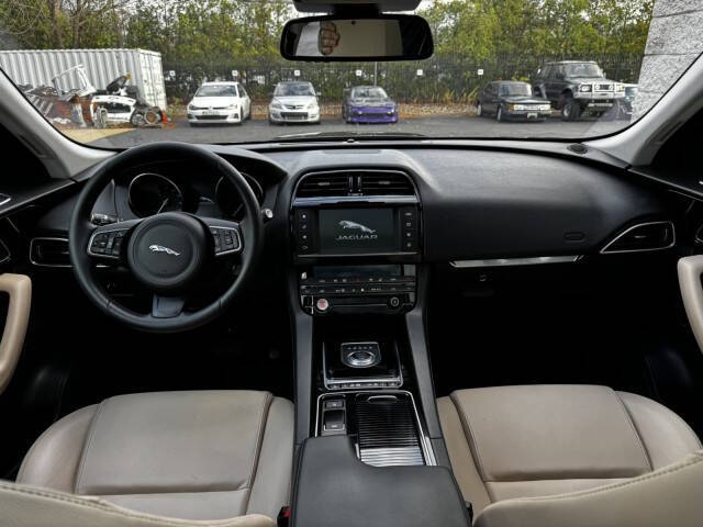 2018 Jaguar F-PACE 25t Premium