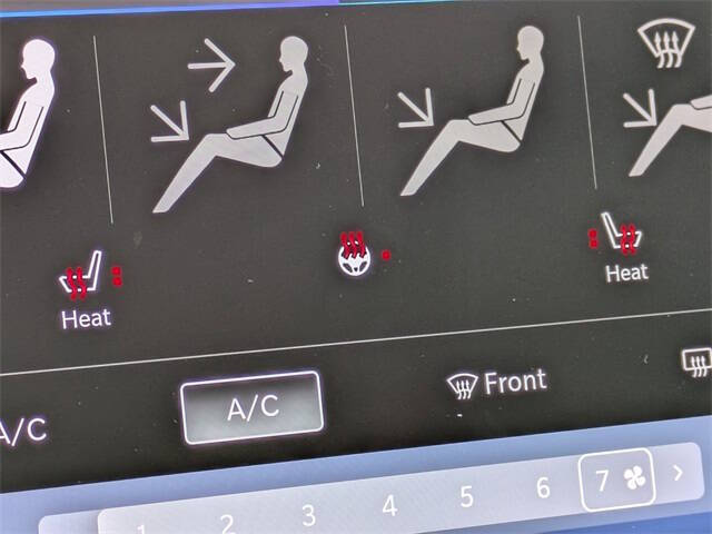 2024 Chrysler Pacifica Plug-In Hybrid Select