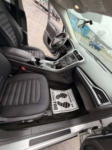 2016 Ford Fusion Hybrid SE