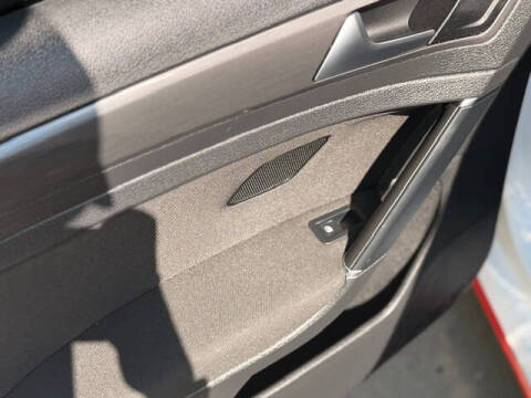 2019 Volkswagen e-Golf SE