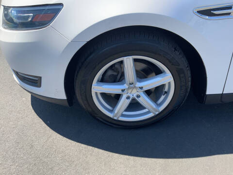 2016 Ford Taurus SEL