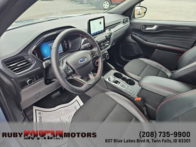 2025 Ford Escape ST-Line